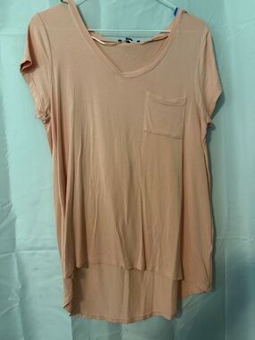 Women's V-Neck High-Low Pocket Top - Blush